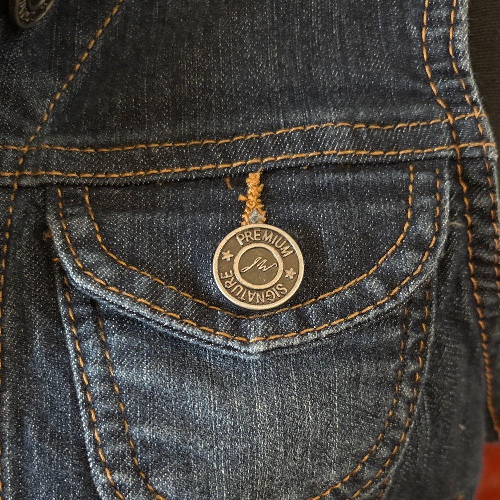 Denim Sleeveless Vest - Picture 2 of 11